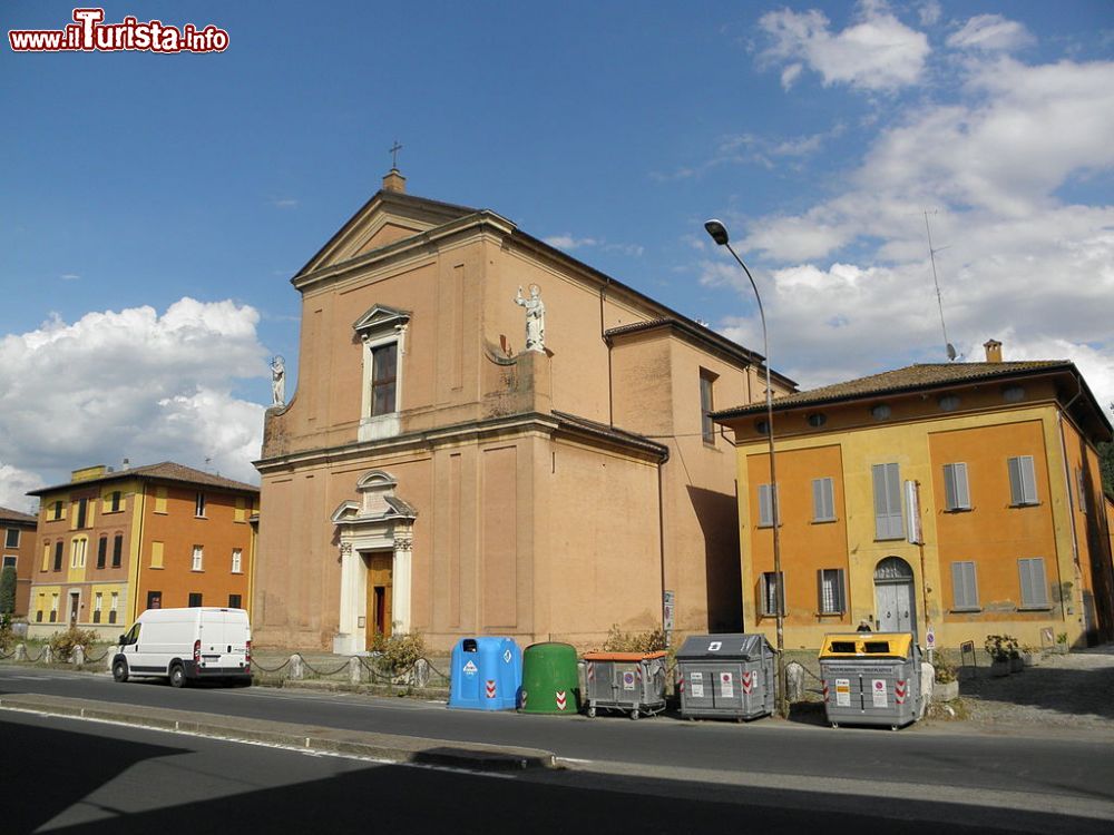 Immagine La Parrocchia di San Giovanni Battista in centro a Minerbio - © Threecharlie - CC BY-SA 3.0, Wikipedia