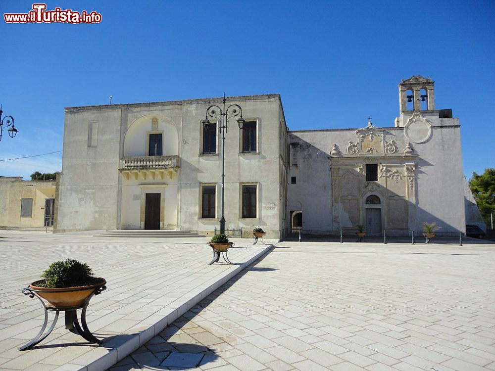 Immagine La Piazza del Municipio in centro a Diso, provincia di Lecce (Puglia) - © Lupiae, CC BY-SA 3.0, Wikipedia