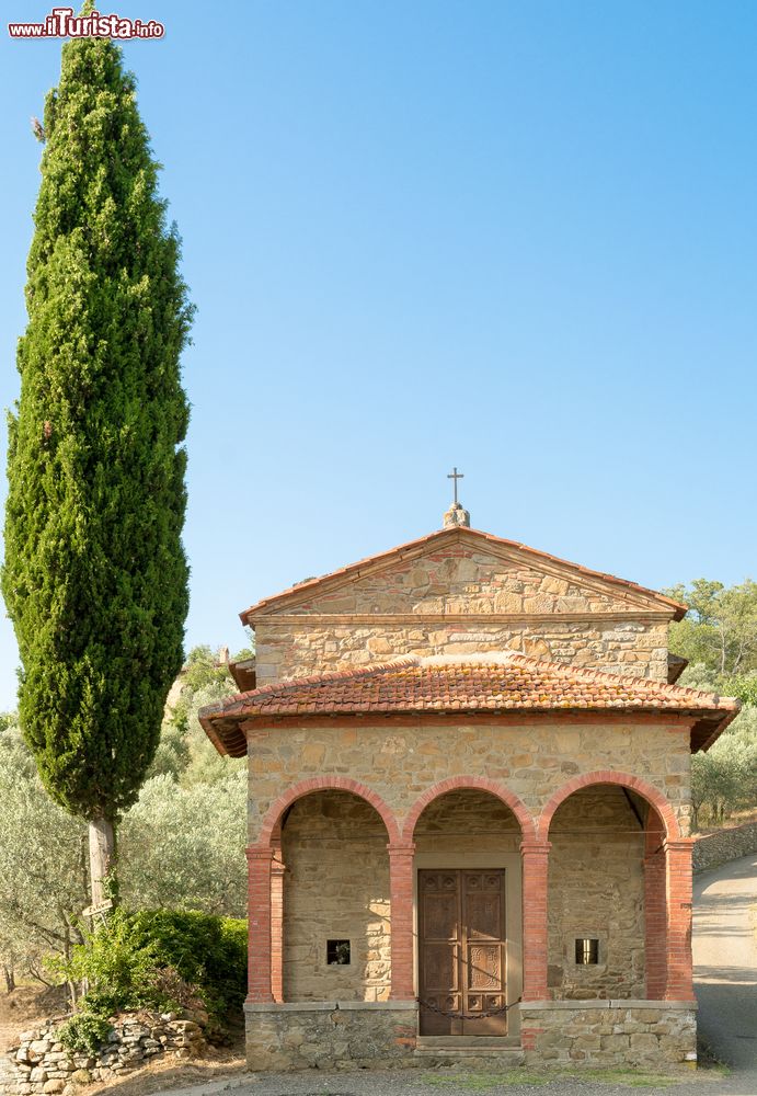Immagine La piccola chiesa della Montagna sulle colline di Castiglion Fiorentino, Arezzo.
