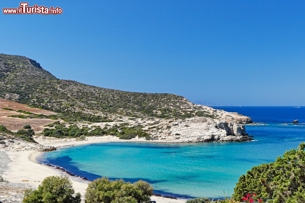 Immagine La pittoresca spiaggia di Livadia sull'isola di Antiparos, Cicladi (Grecia).