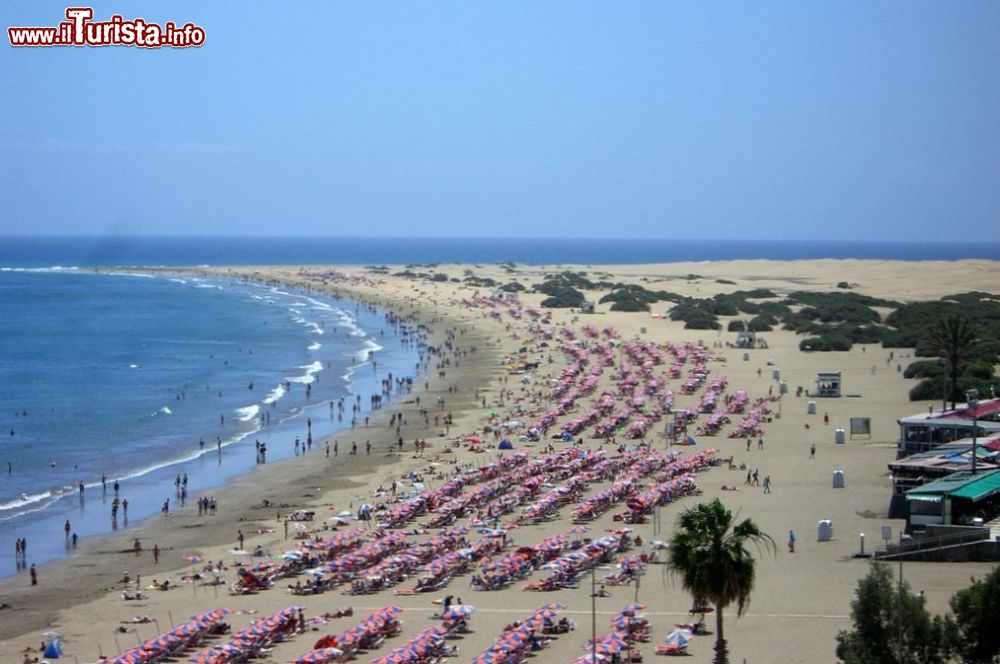 Immagine La Playa del ingles, siamo a Maspalomas isola di Gran Canaria - © chris.swiss, CC BY-SA 2.0, Wikipedia