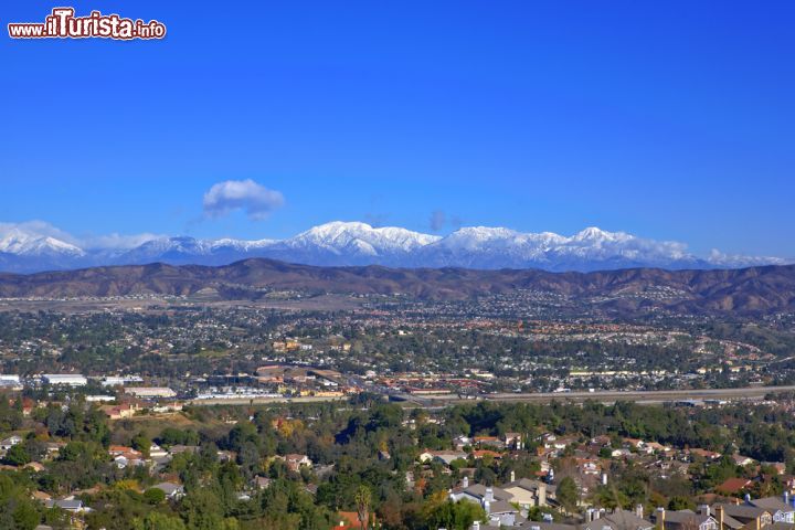 Immagine La regione di Anaheim e sullo sfondo le San Bernardino Mountains - © Ocean Image Photography / Shutterstock.com