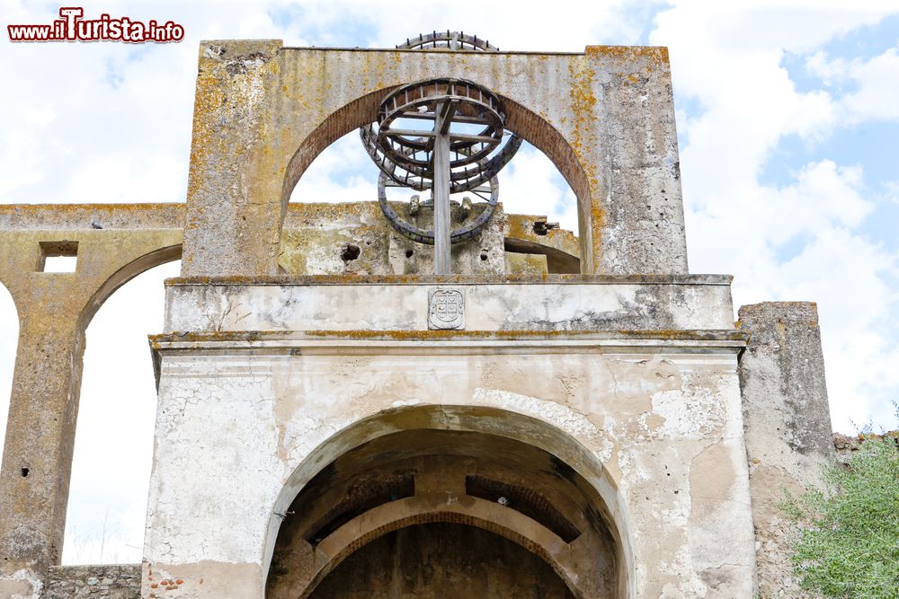 Immagine La ruota di un mulino arabo (nora) a Serpa, Alentejo, Portogallo.