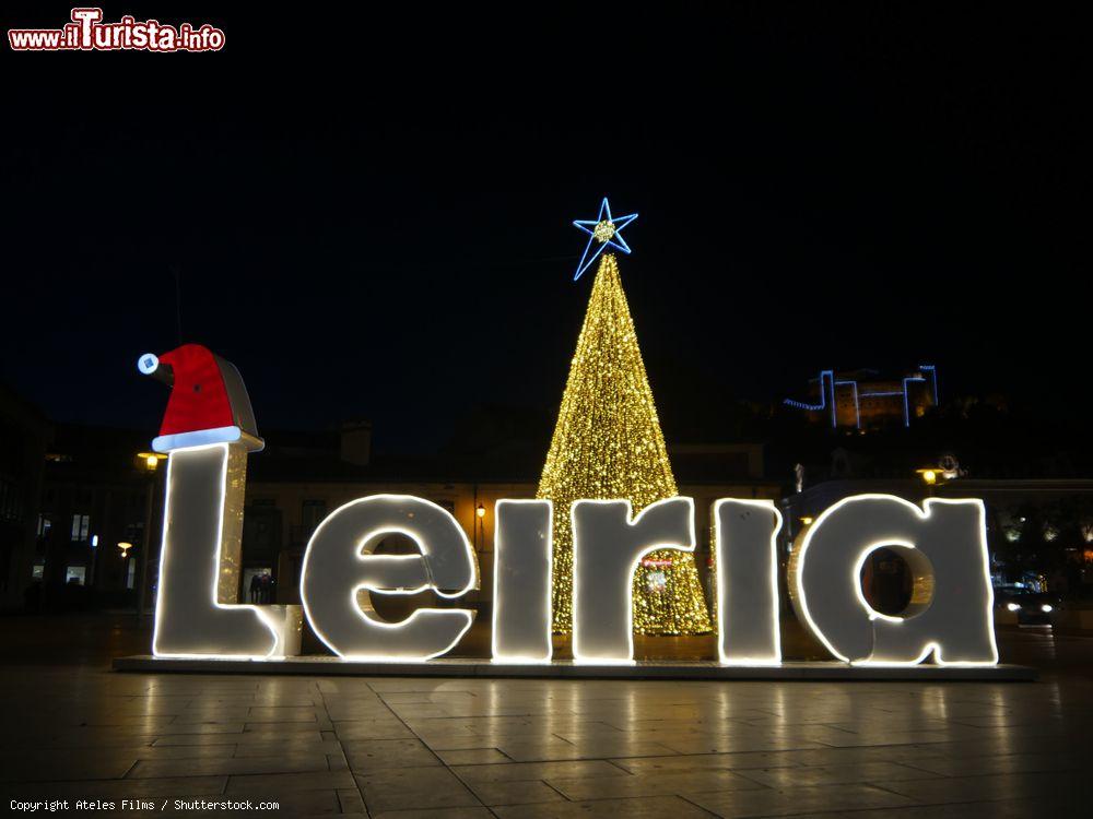 Immagine La scritta Leiria nel centro cittadino durante il Natale, Portogallo - © Ateles Films / Shutterstock.com