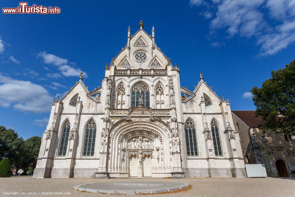 Immagine La sontuosa cattedrale gotica di Brou, Bourg-en-Bresse, Francia: è considerata uno splendido connubio fra arte gotica e rinascimento italiano - © Lev Levin / Shutterstock.com