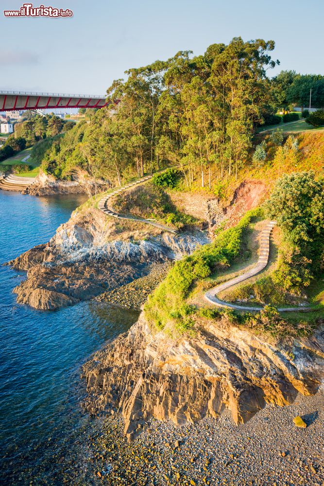 Immagine La spettacolare costa dell'estuario del fiume Ribadeo in Spagna