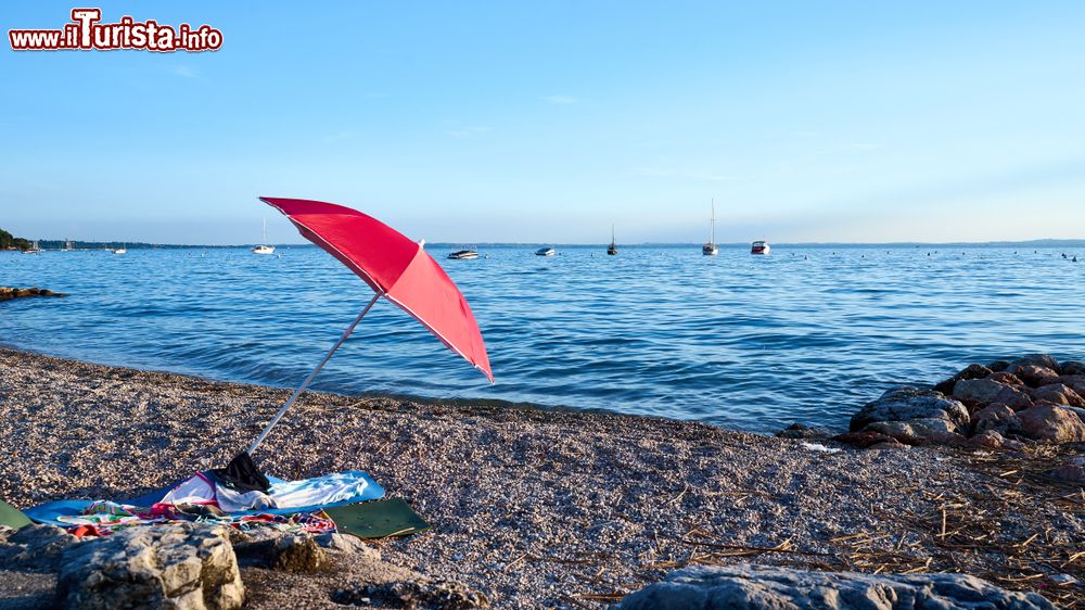Immagine La spiaggia di Bardolino sul Lago di Garda in Veneto