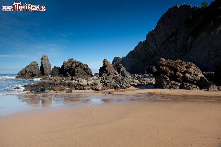 Immagine La spiaggia di Laga vicino a Elantxobe, Paesi Baschi