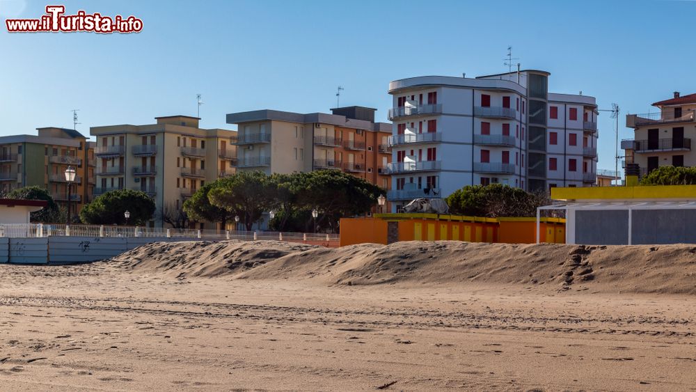 Immagine La spiaggia di Lido Adriano in inverno, riviera romagnola, lidi ravennati