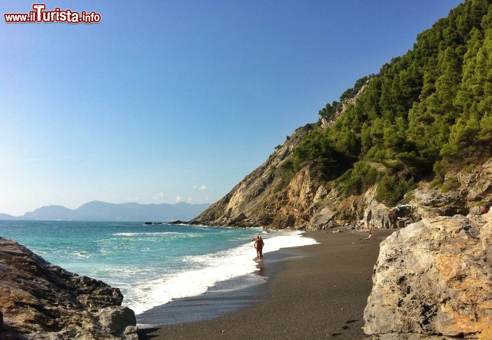 Immagine La spiaggia di Punta Corvo a Montemarcello in provincia di La Spezia, Liguria.
