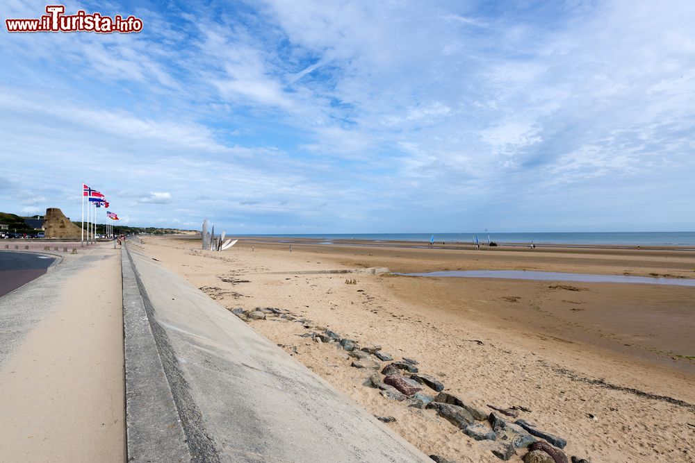 Immagine La spiaggia più famosa del D-Day: siamo a Omaha Beach in Normandia, vicino a Saint Laurent sur Mer,