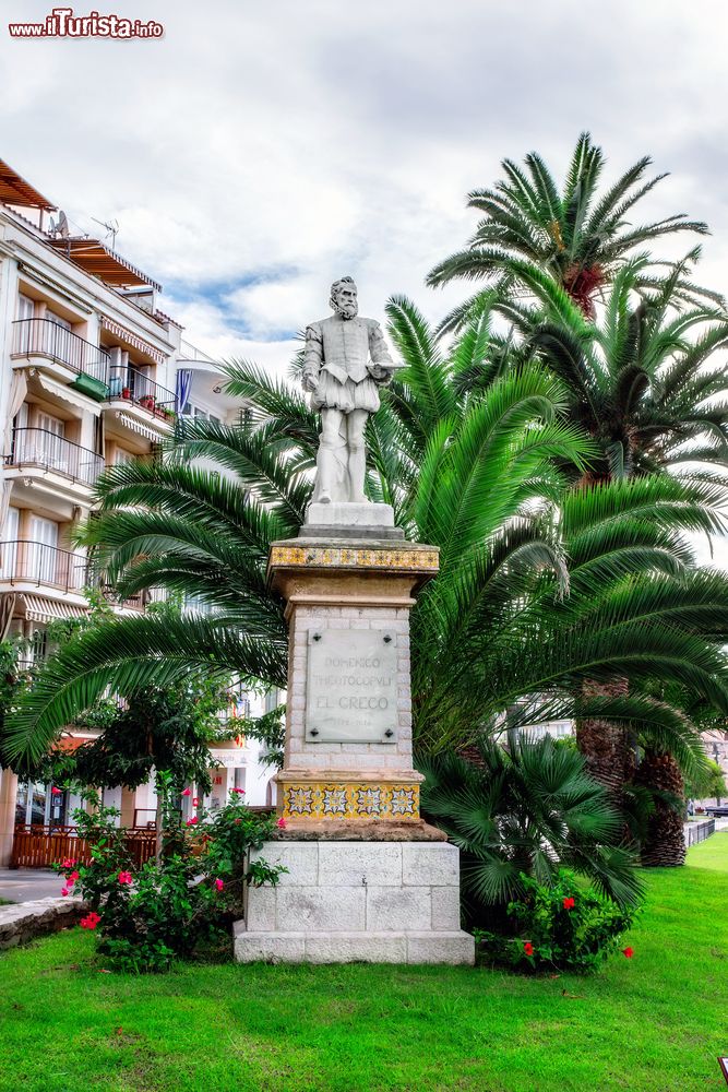 Immagine La statua a El Greco nel centro di Sitges, Spagna.