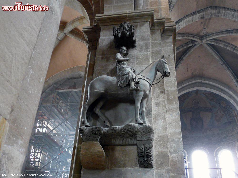 Immagine La statua del cavaliere di Bamburgo nella cattedrale cittadina, Germania. Si tratta della più antica scultura equestre di cavaliere esistente realizzata in pietra  - © Kumpel / Shutterstock.com