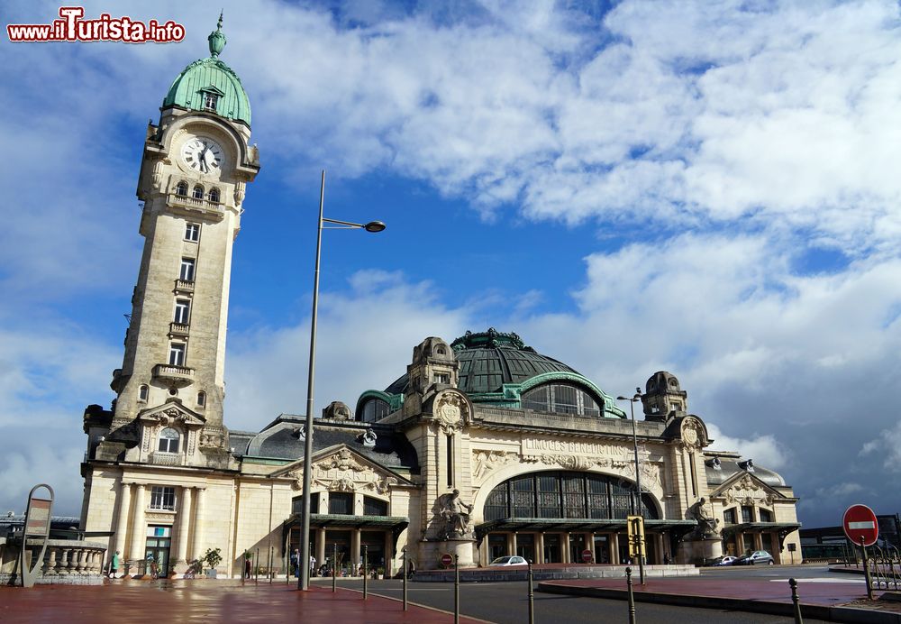 Immagine La stazione dei treni Benedictinis a Limoges, nel Limosino in Francia