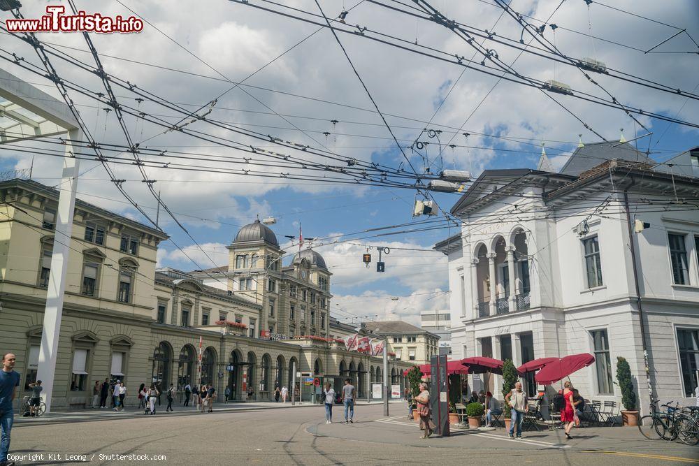 Immagine La stazione dei treni di Winterthur, Svizzera, nel centro cittadino - © Kit Leong / Shutterstock.com