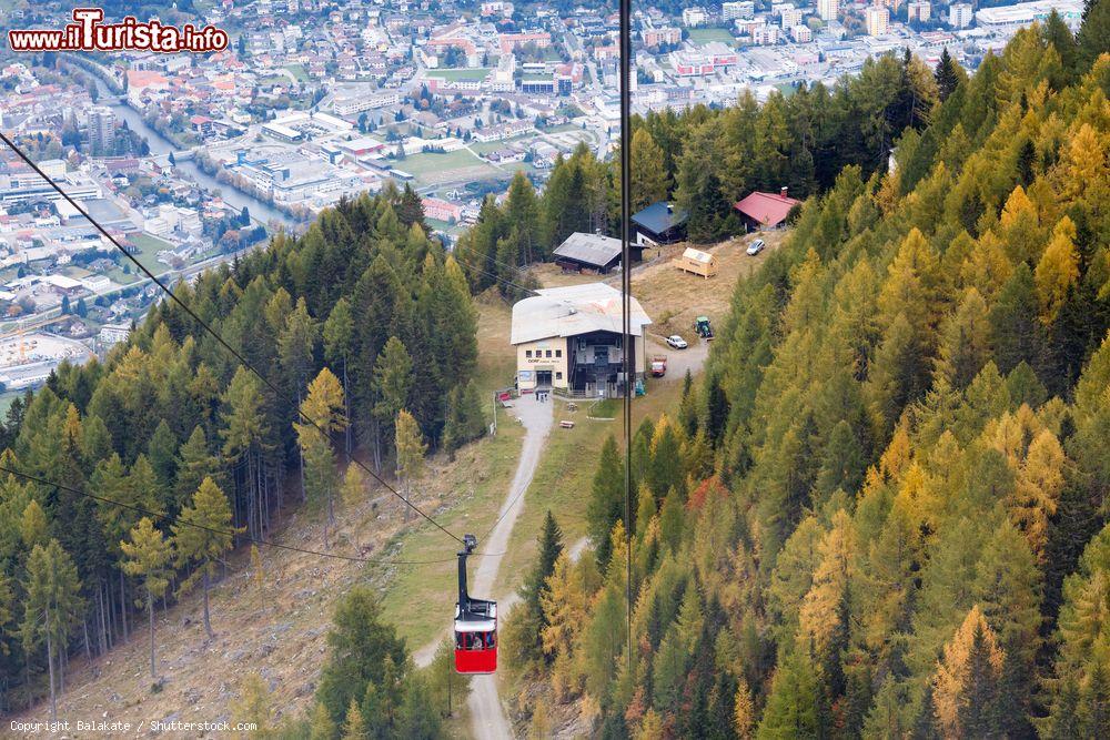 Immagine La stazione di mezzo della cabinovia Goldeck a Spittal an der Drau, Austria: raggiunge l'altitudine di 1650 metri sul livello del mare - © Balakate / Shutterstock.com
