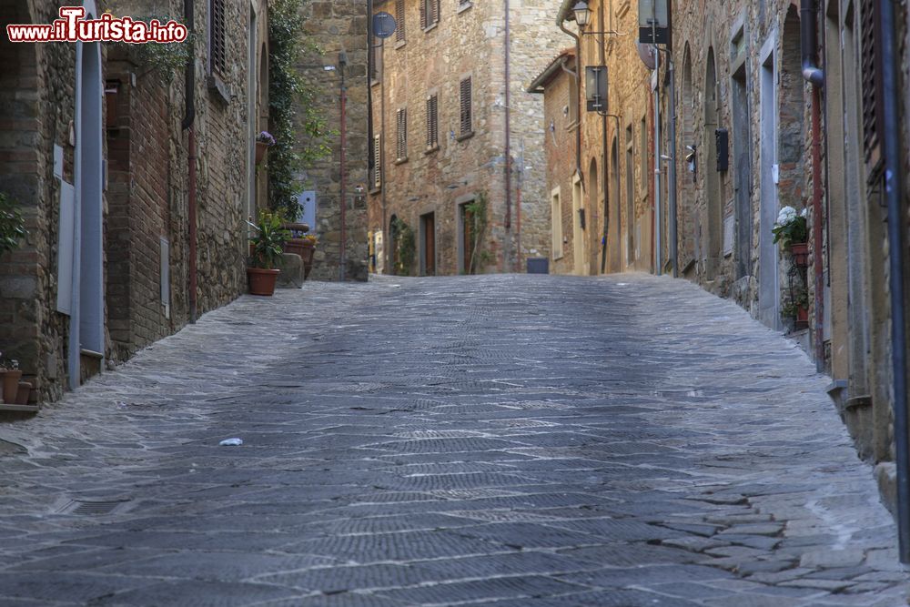 Immagine La strada principale di Barberino Val d'Elsa, Toscana.