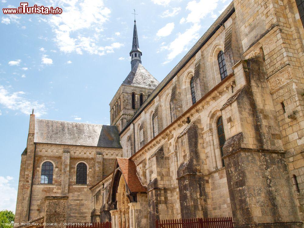 Immagine La suggestiva abbazia di Fleury a Saint-Benoit-sur-Loire (Francia). Nella cripta dell'XI° secolo sono conservate le reliquie di San Benedetto - © Mor65_Mauro Piccardi / Shutterstock.com