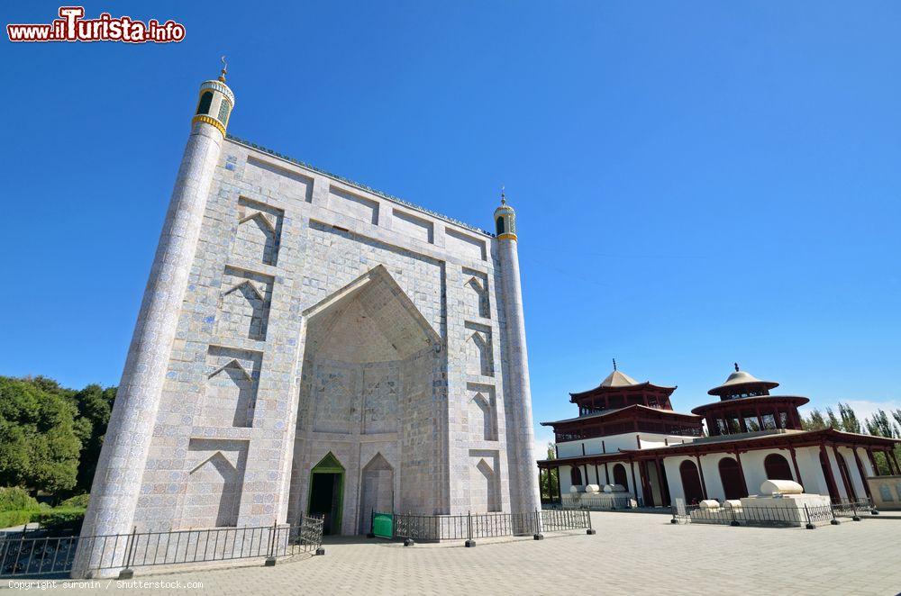 Immagine La tomba del re Bixir a Kumul in Cina. - © suronin / Shutterstock.com