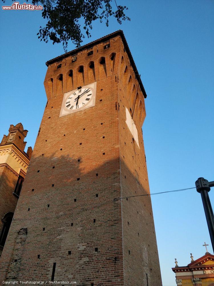 Immagine La Torre del Castello di Castelnuovo Rangone in Emilia-Romagna - © TinoFotografie / Shutterstock.com