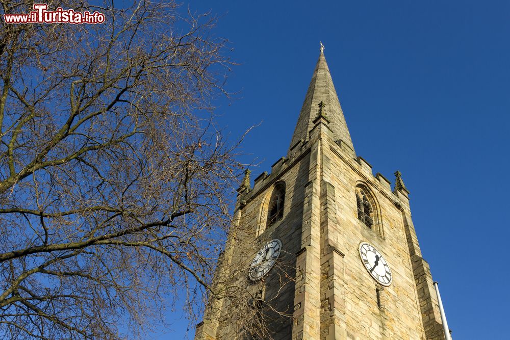 Immagine La torre della chiesa di St. Peter a Nottingham, Inghilterra. L'edificio religioso si trova nel centro della cittadina capoluogo della contea del Nottinghamshire.