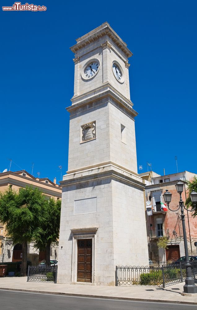 Immagine La torre dell'orologio a Barletta, Puglia.