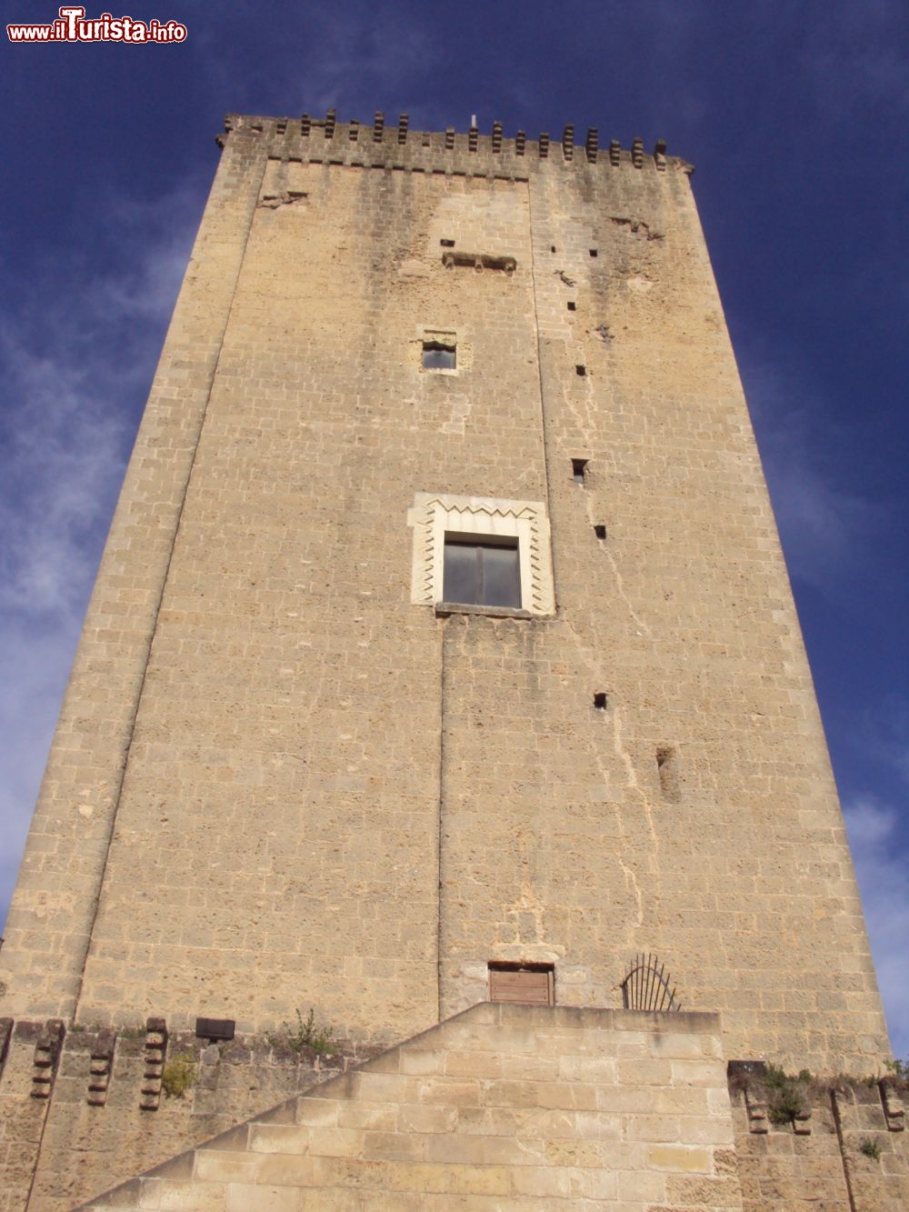 Immagine La Torre Federiciana a Leverano di Lecce, Puglia - © Patrub01 - CC BY-SA 3.0, Wikipedia