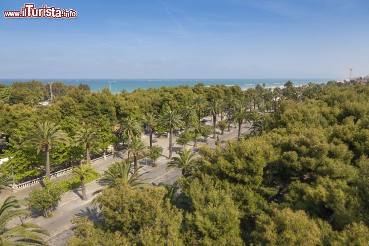 Immagine La verde costa di San Benedetto del Tronto, località balneare delle Marche meridionali - © GR Italian Photographer / Shutterstock.com