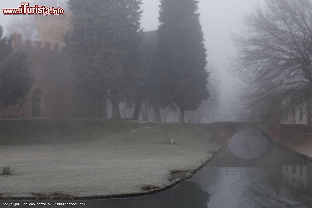 Immagine La visita del centro di Noale (Veneto) in inverno - © Stefano Mazzola / Shutterstock.com