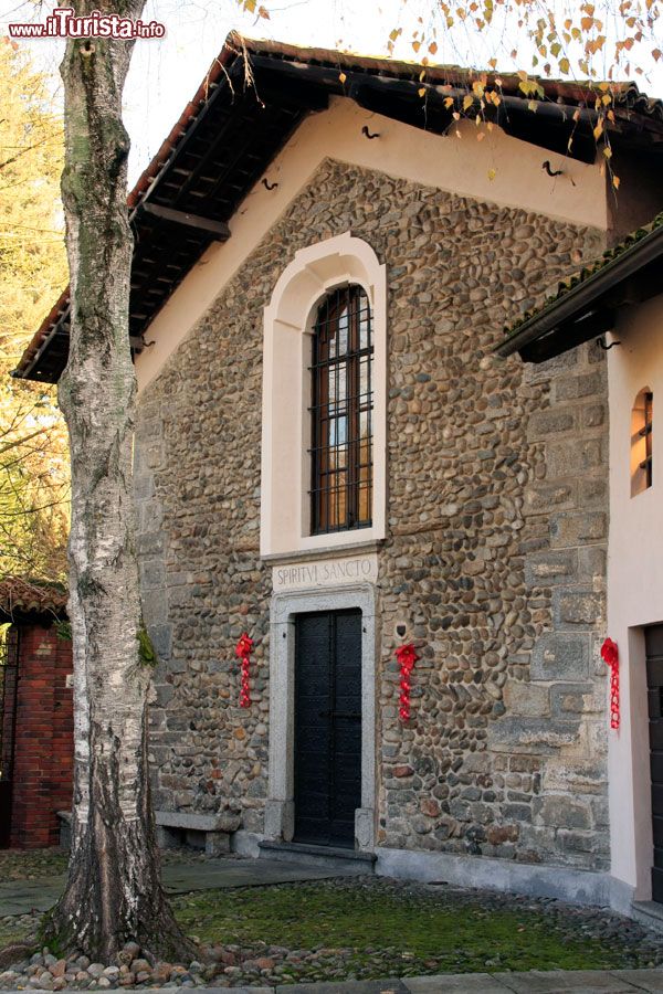 Immagine L'Abbazia di Santo Spirito a Comignago, Lago Maggiore, Piemonte - © Alessandro Vecchi - CC BY-SA 3.0, Wikipedia