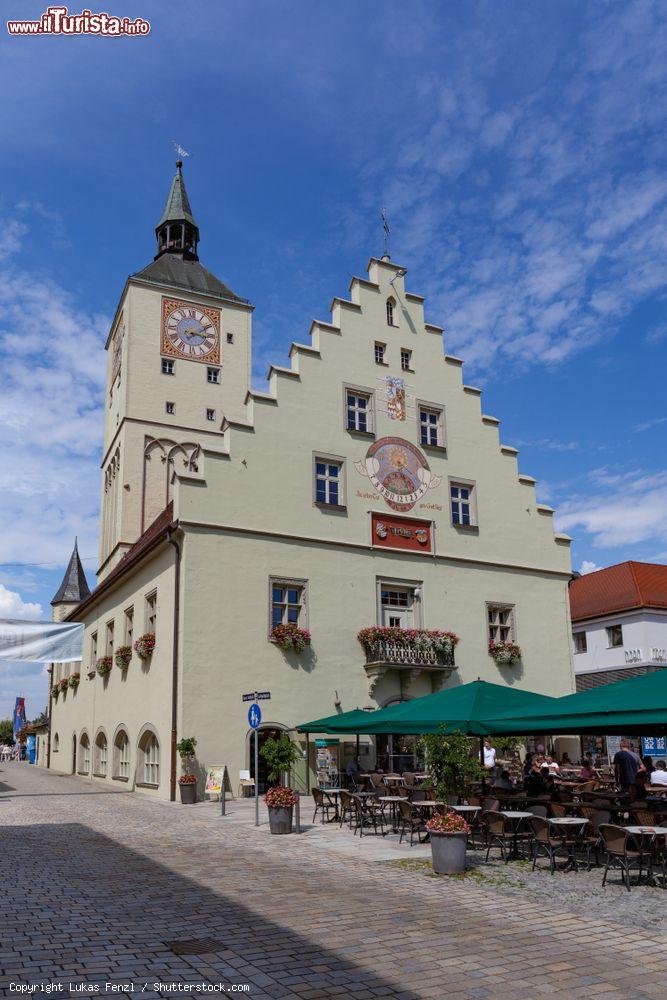 Immagine L'Altes Rathaus di Deggendorf in piazza Oberer, Baviera (Germania) - © Lukas Fenzl / Shutterstock.com