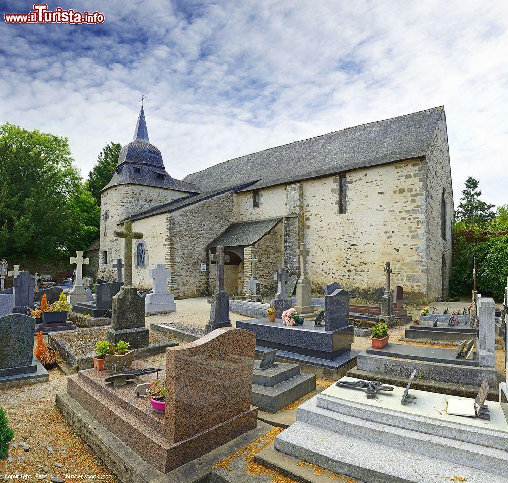 Immagine L'antica cappella romanica della Santa Croce a Josselin, Francia - © Pecold / Shutterstock.com