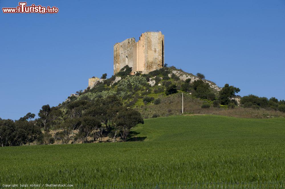 Immagine L'antico castello di Gela in Sicilia meridionale - © luigi nifosi / Shutterstock.com