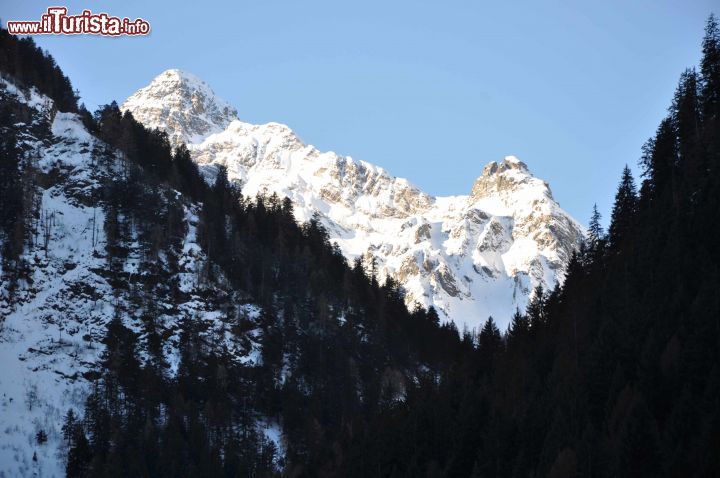 Immagine Le Alpi Orobiche fotografate dal Borgo di Gerola Alta, nella valle del torrente Bitto, Lombardia.