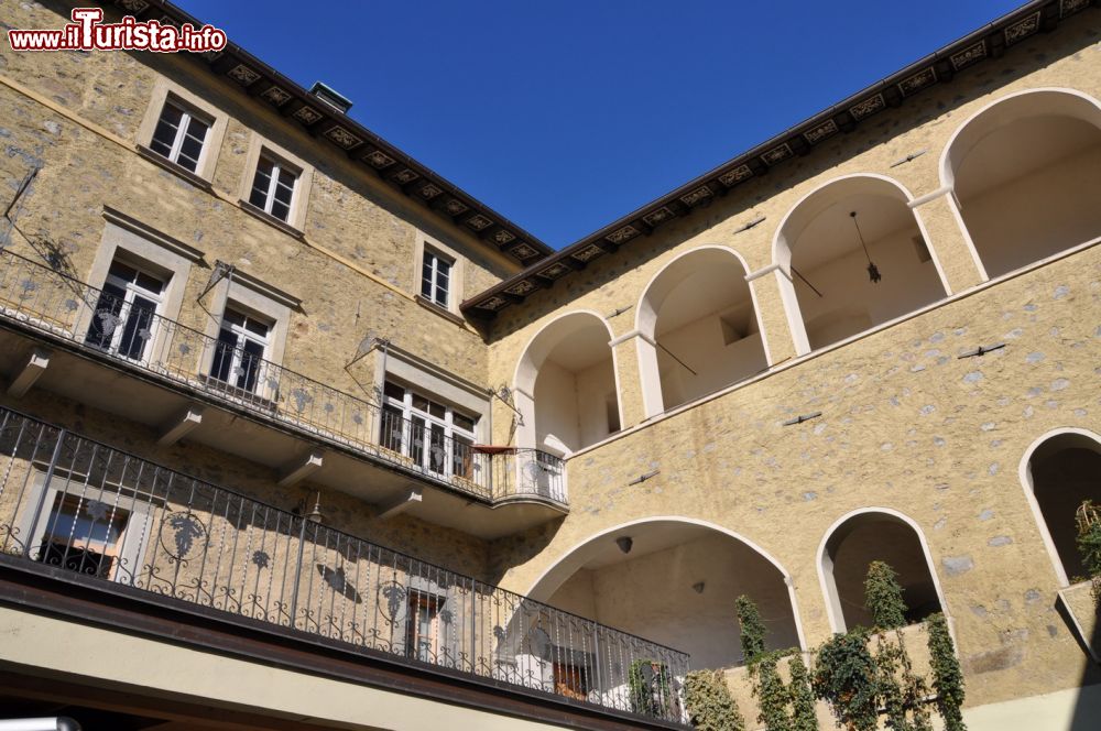 Immagine Le storiche Cantine Nino Negri di Chiuro in Valtellina, Lombardia