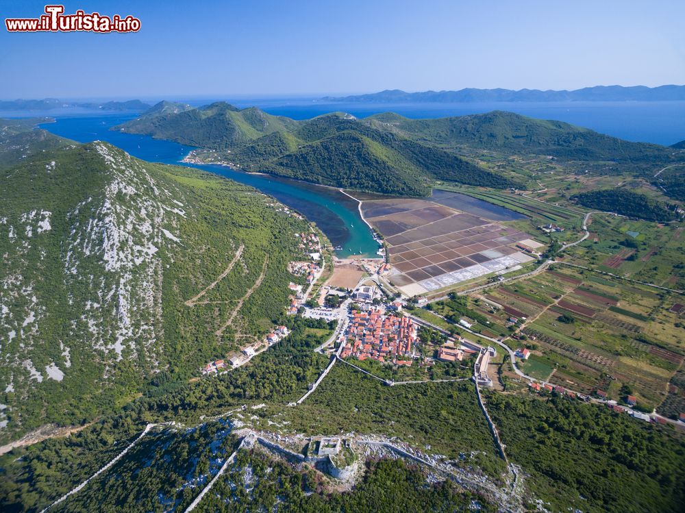 Immagine Le famose saline di Ston fotografate dall'aereo, regione dalmata (Croazia).