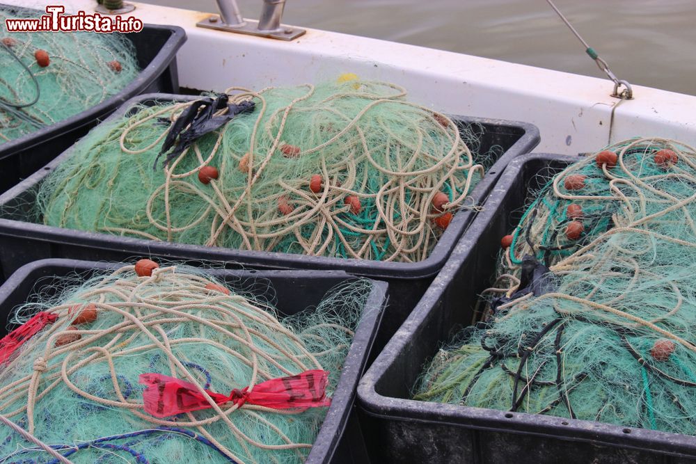 Immagine Le reti da pesca sul molo di Porto Garibaldi, riviera romagnola