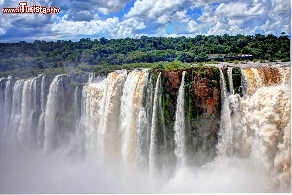 Immagine Le spettacolari cascate dell'Iguazu al confine tra Brasile ed Argentina