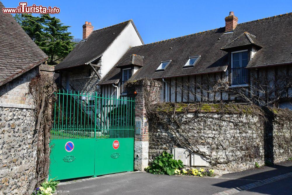 Immagine Le tipiche case del villaggio di Giverny, Normandia (Francia) - © Pack-Shot / Shutterstock.com