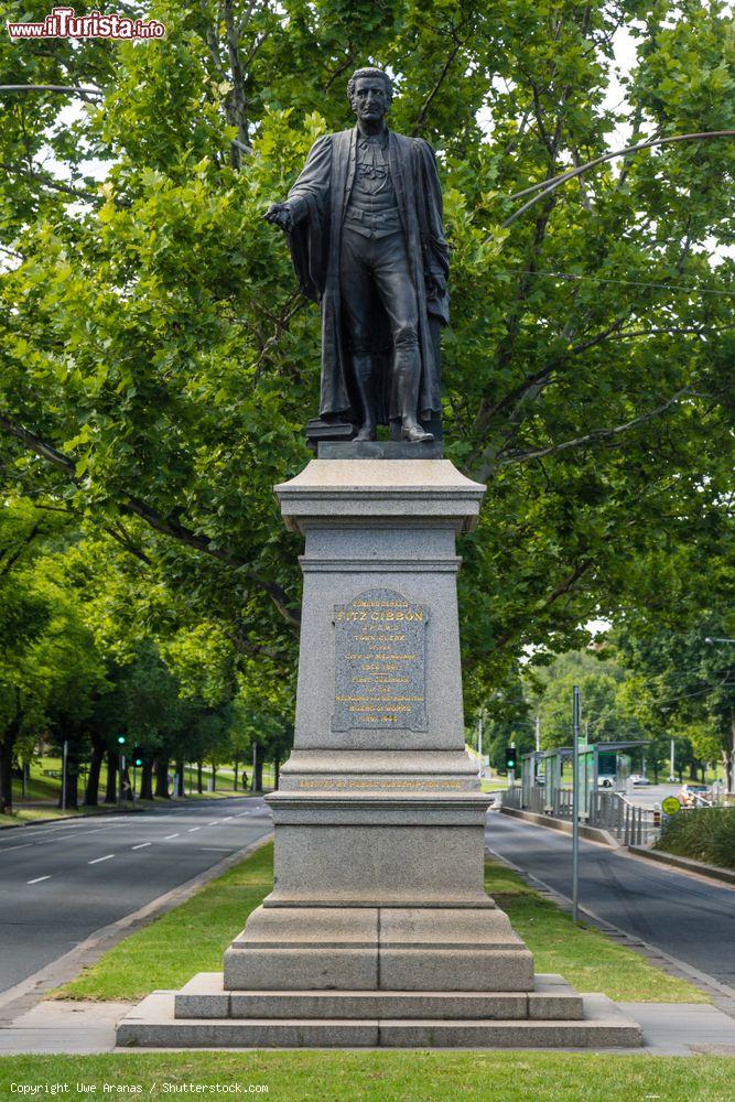 Immagine L'Edmund Fitzgibbon Memorial a Melbourne, Australia. Avvocato e commesso cittadino di  Melbourne, nacque in Irlanda - © Uwe Aranas / Shutterstock.com