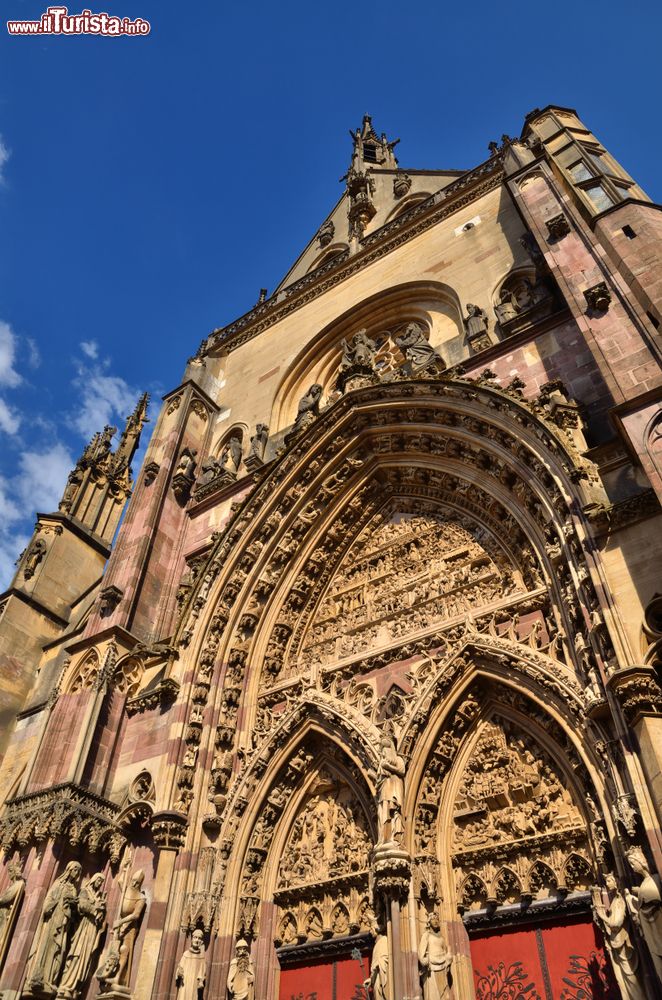 Immagine L'elaborato portale della cattedrale di Thann, regione dell'Alsazia (Francia).