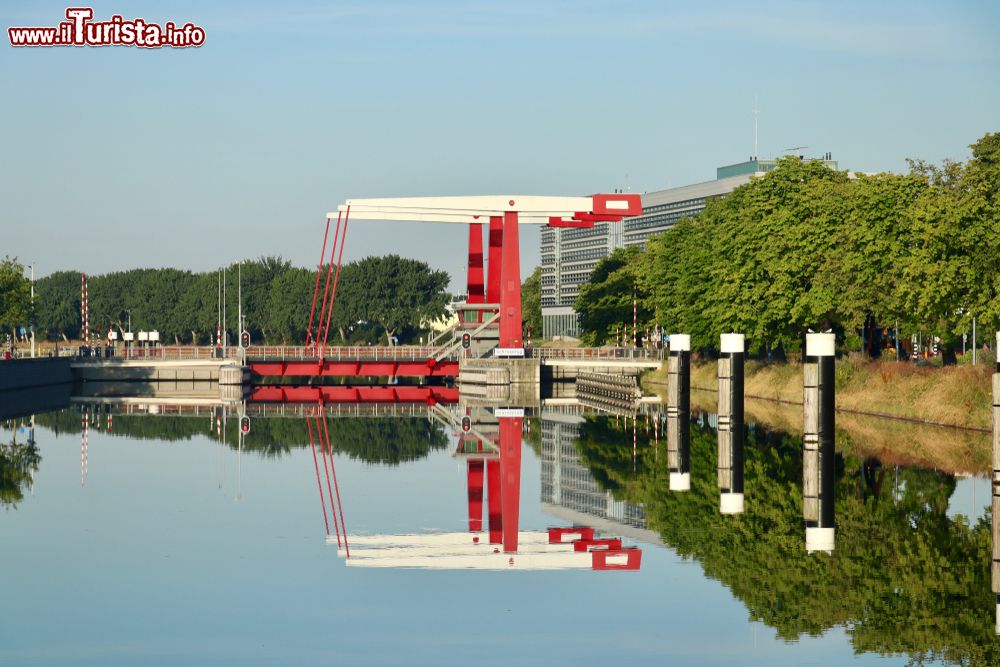 Immagine Lo Schroebrug, uno dei ponti di Middelburg, Olanda.