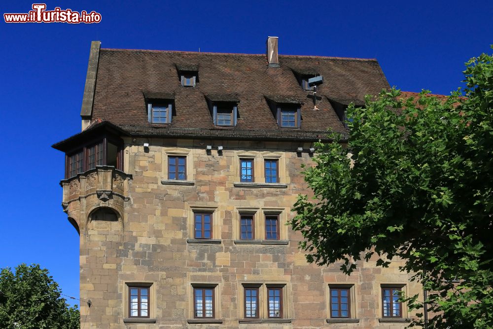 Immagine Lo storico edificio del Kaetchenhaus a Heilbronn, Baden-Wurttemberg, Germania. Questo palazzo storico del XIV° secolo si affaccia sulla piazza del mercato. A caratterizzarlo è il bovindo all'angolo.