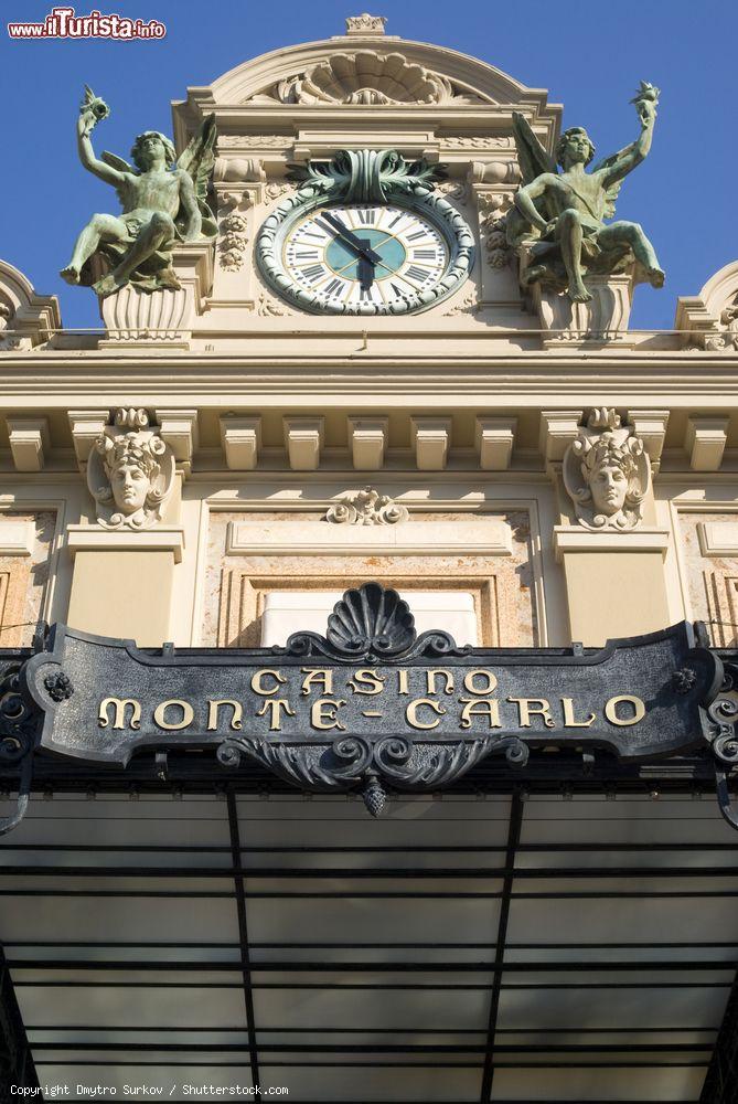 Immagine Lo storico padiglione e l'ingresso del casinò di Monte Carlo, Principato di Monaco. Qui arrivano turisti di tutto il mondo - © Dmytro Surkov / Shutterstock.com