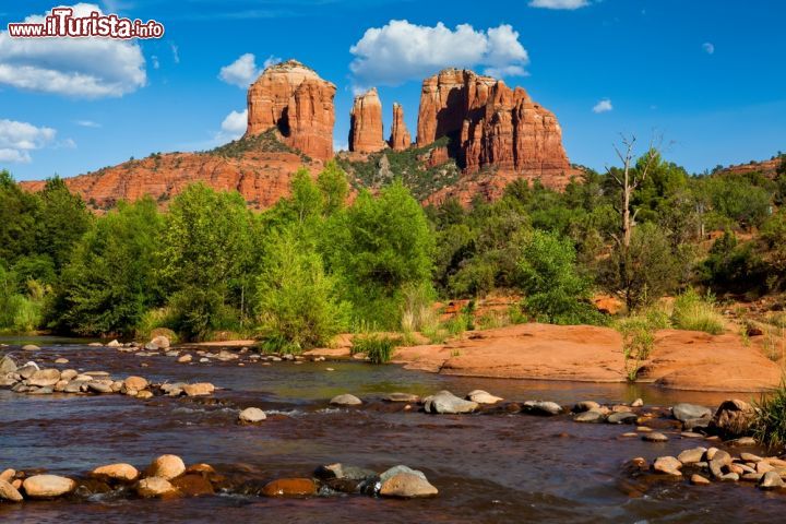 Immagine Luce della mattina sul lago del monte Rainier a Sedona, Arizona © Keneva Photography / Shutterstock.com