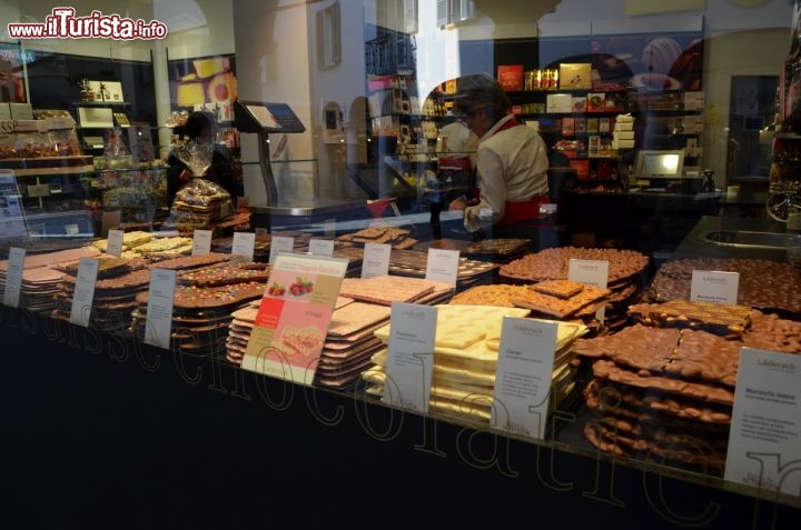 Immagine Lugano: in un negozio del centro esposto il famoso cioccolato svizzero