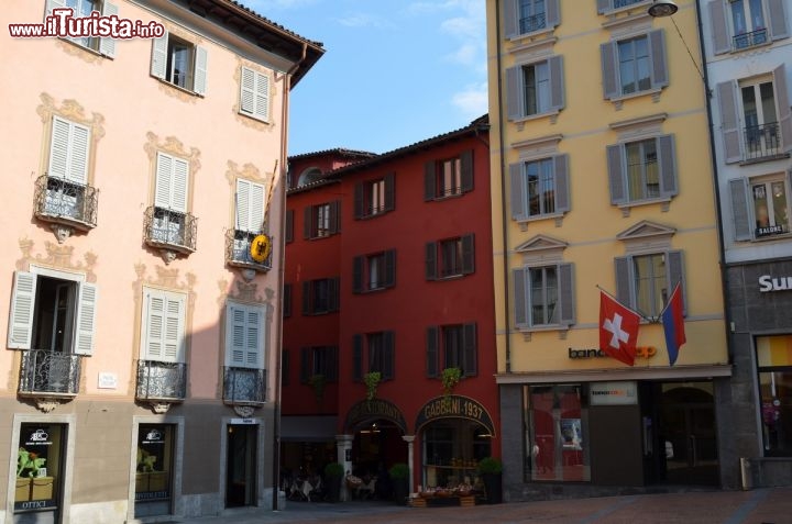 Immagine Una piazza nel centro storico di Lugano (Svizzera)