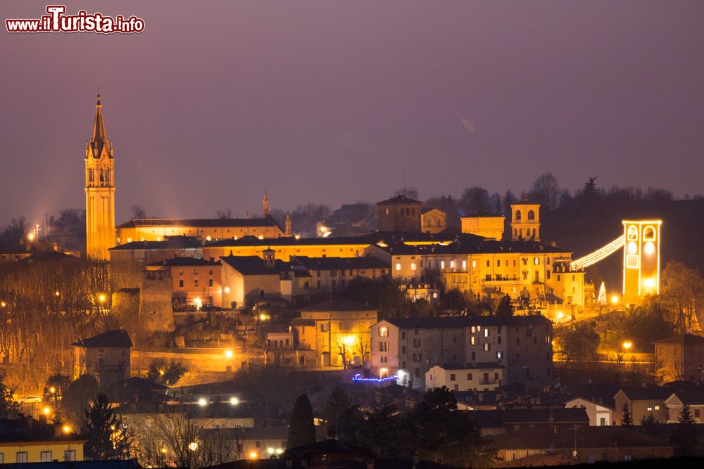 Immagine Luminarie natalizie nel borgo di Castelvetro di Modena