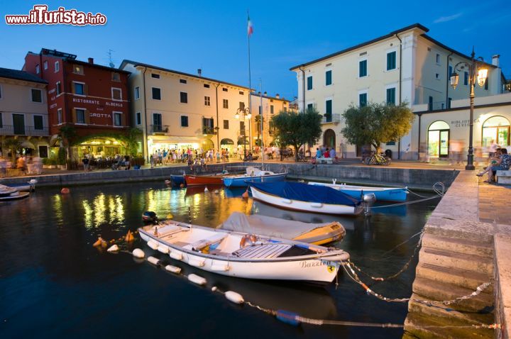 Immagine marina di Lazise lago di Garda - © Robert Hoetink / Shutterstock.com