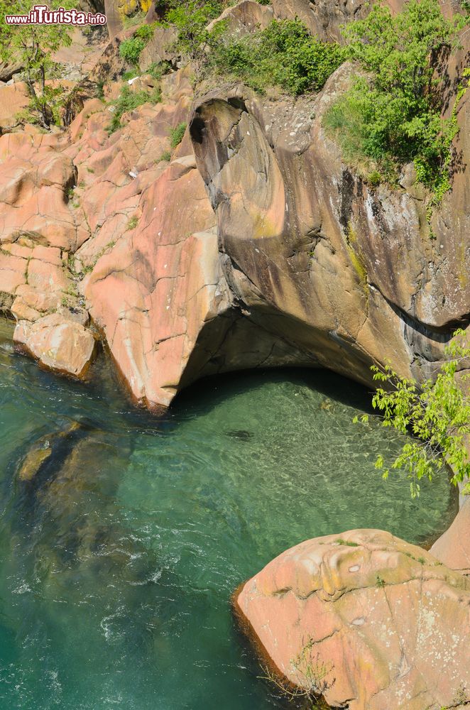 Immagine Le marmitte dei giganti a Lanzo Torinese, nei pressi del ponte del Diavolo, Piemonte.